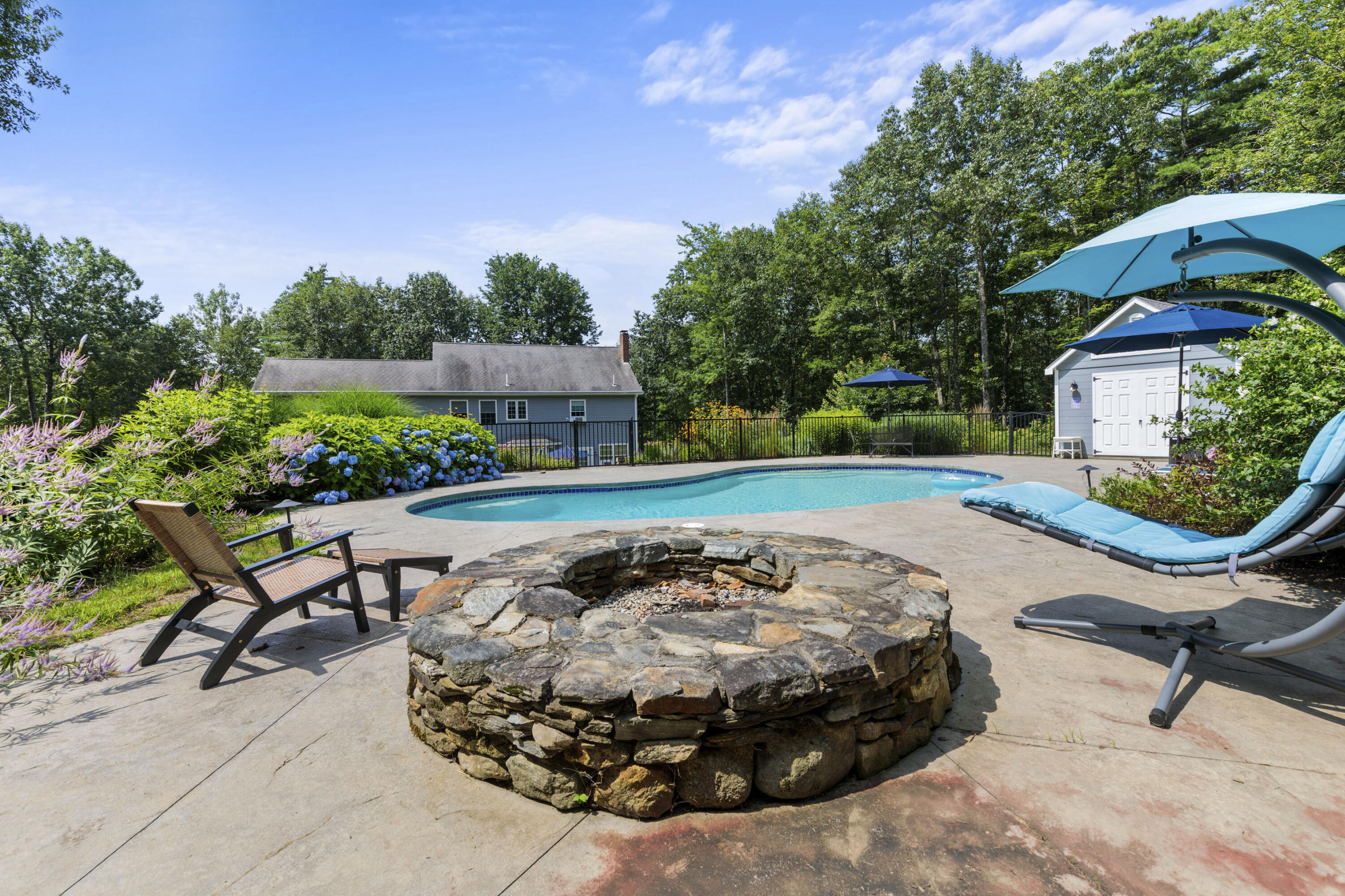 45 Stonewall Drive Cumberland, ME 04021 - Photo 19 of 68 45 Stonewall Drive Cumberland-068