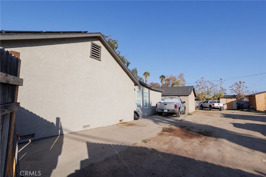 1724 Terrace Bakersfield, CA 93304 - Photo 4 of 9
