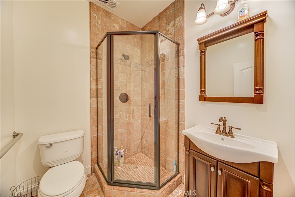 39911 Green Meadow Road Temecula, CA 92592 - Photo 25 of 75 Downstairs Bathroom
