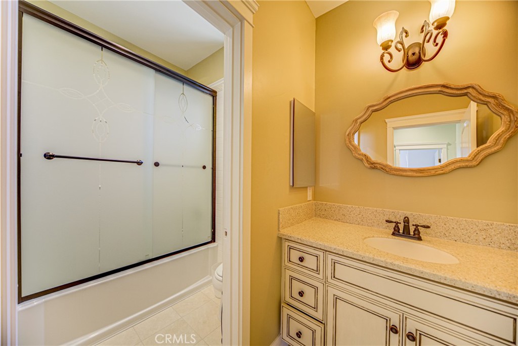 39911 Green Meadow Road Temecula, CA 92592 - Photo 30 of 75 Secondary Bathroom