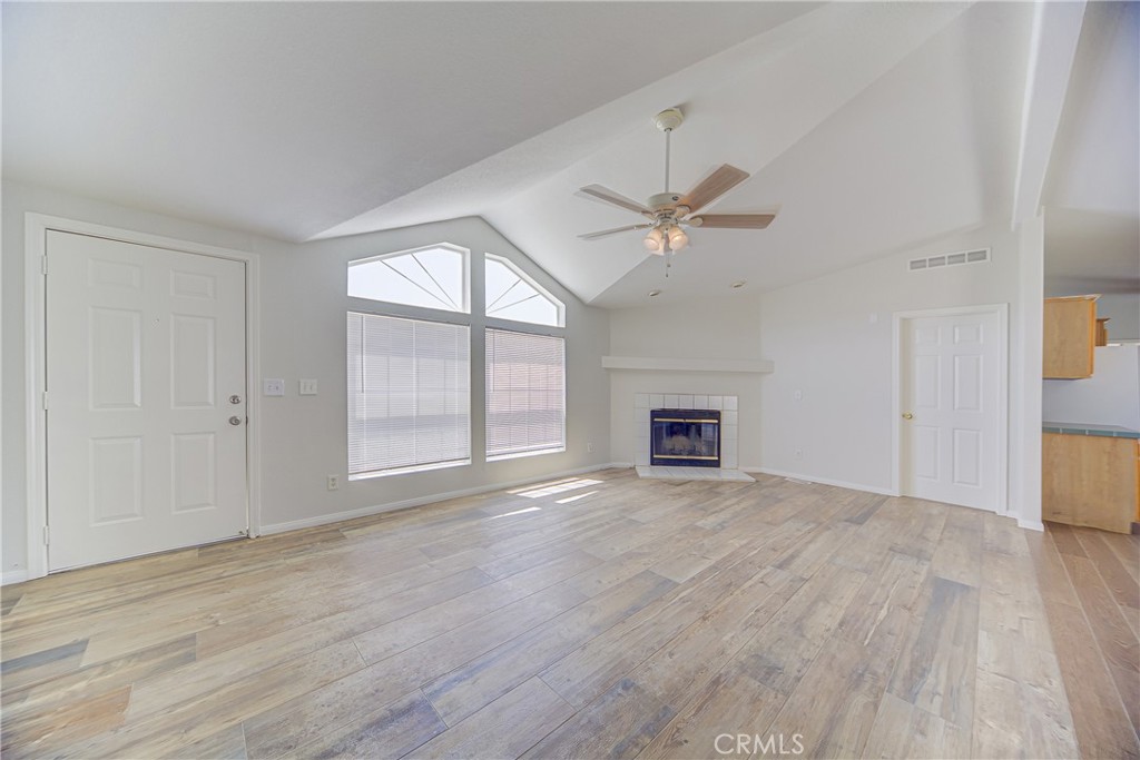 39911 Green Meadow Road Temecula, CA 92592 - Photo 51 of 75 Living room