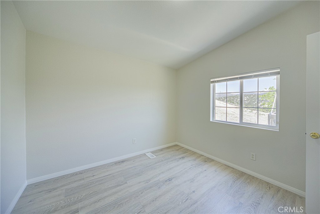 39911 Green Meadow Road Temecula, CA 92592 - Photo 60 of 75 third bedroom