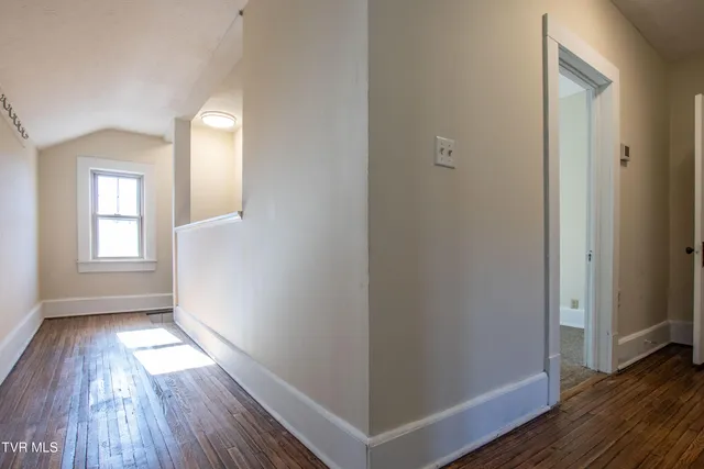 $439,900 | 21160 Jeb Stuart Highway, Damascus, VA 24236