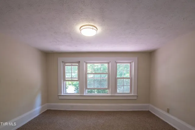 $439,900 | 21160 Jeb Stuart Highway, Damascus, VA 24236