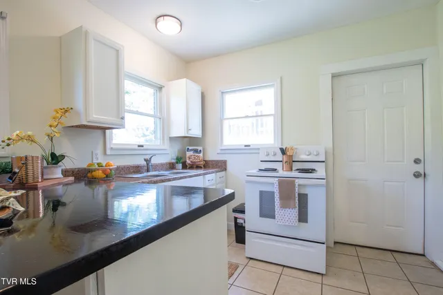 $439,900 | 21160 Jeb Stuart Highway, Damascus, VA 24236