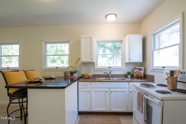 $439,900 | 21160 Jeb Stuart Highway, Damascus, VA 24236