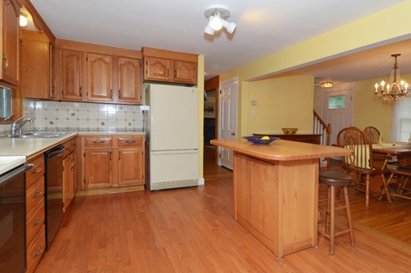 15 Randall Road Ipswich, MA 01938 - Photo 4 of 11