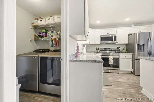 $154,900 | 5 Lakeshore Drive, Clarksville, IN 47129