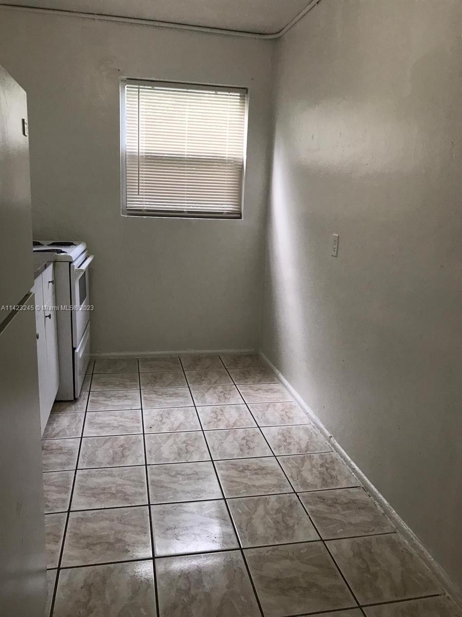 Overtown Miami, FL 33136 - Photo 3 of 8 a view of room with window