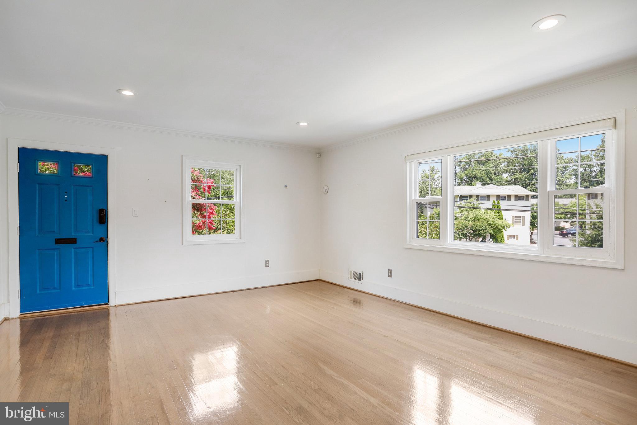 5370 Pooks Hill Road, Unit 30153 Bethesda, MD 20814 - Photo 6 of 28 Living Room