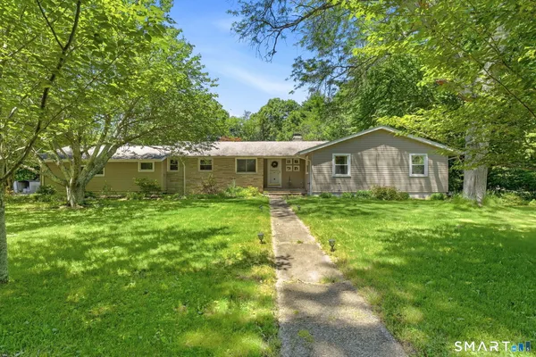 $449,900 | 35 Woodridge Circle, Ledyard, CT 06335