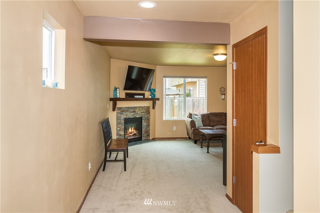 17329 13th Avenue Southeast Bothell, WA 98012 - Photo 4 of 25 Gallery Image 4