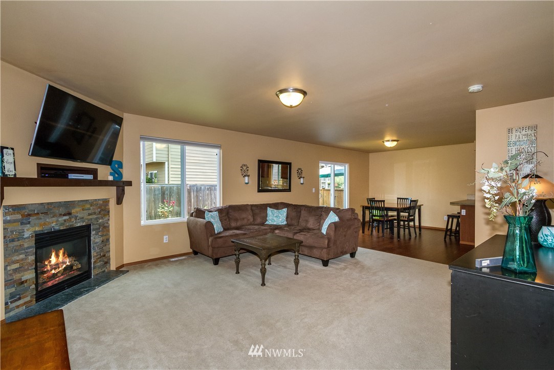 17329 13th Avenue Southeast Bothell, WA 98012 - Photo 6 of 25 Gallery Image 6