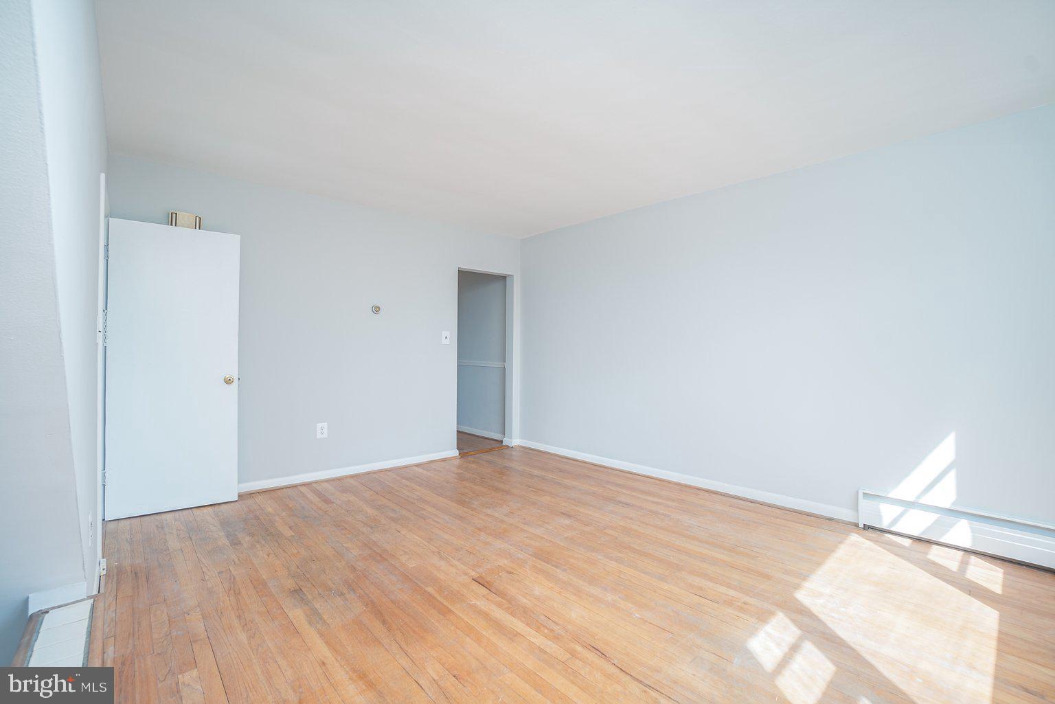 6403 Ridgeview Avenue Baltimore, MD 21206 - Photo 11 of 40 Original hardwoods 2 bed unit