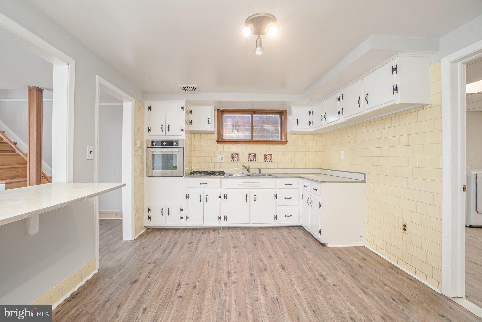 6403 Ridgeview Avenue Baltimore, MD 21206 - Photo 5 of 40 Huge kitchen 2 bed unit