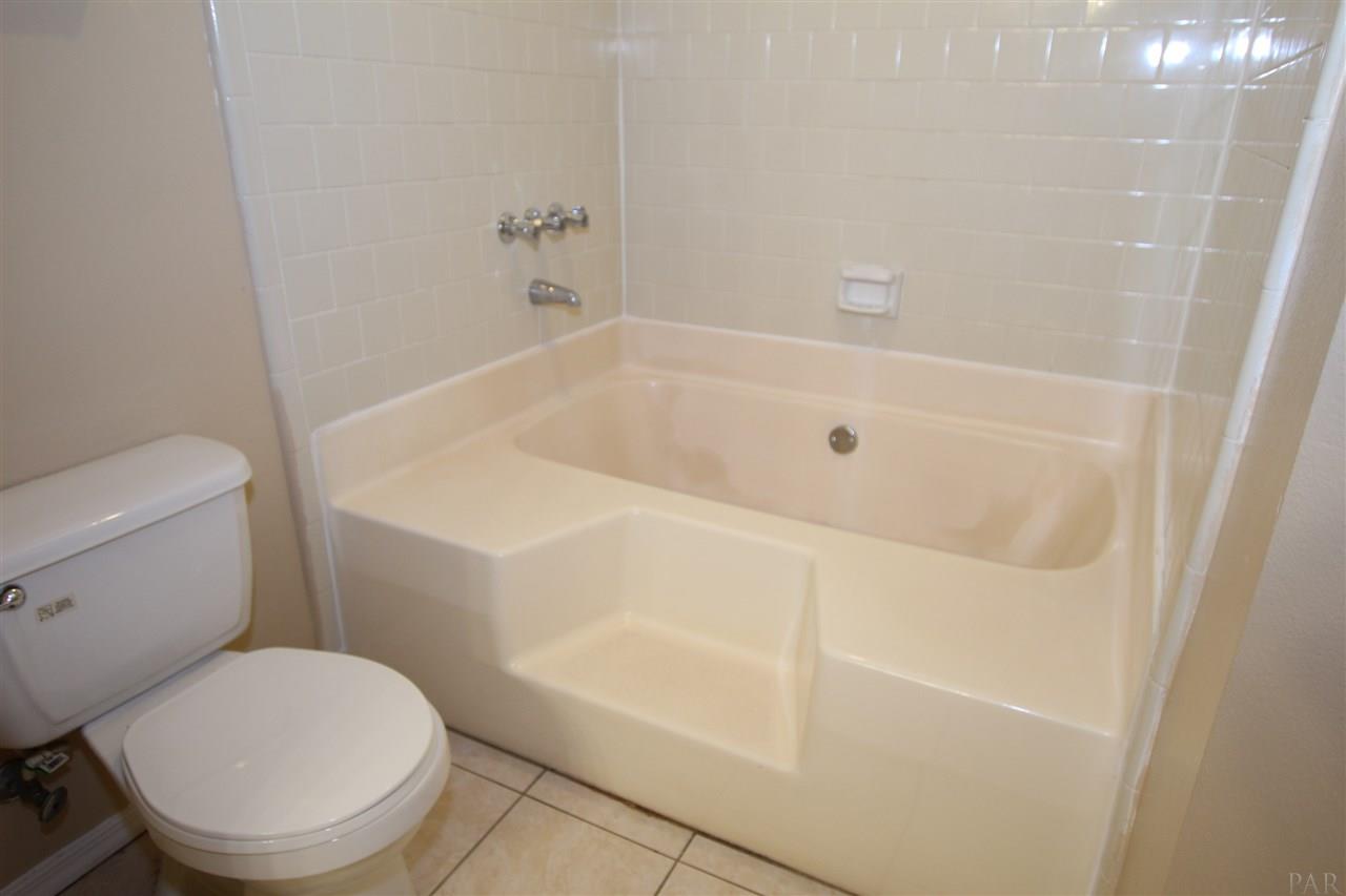 6765 Bellview Pines Road Pensacola, FL 32526 - Photo 12 of 17 Gallery Image 12