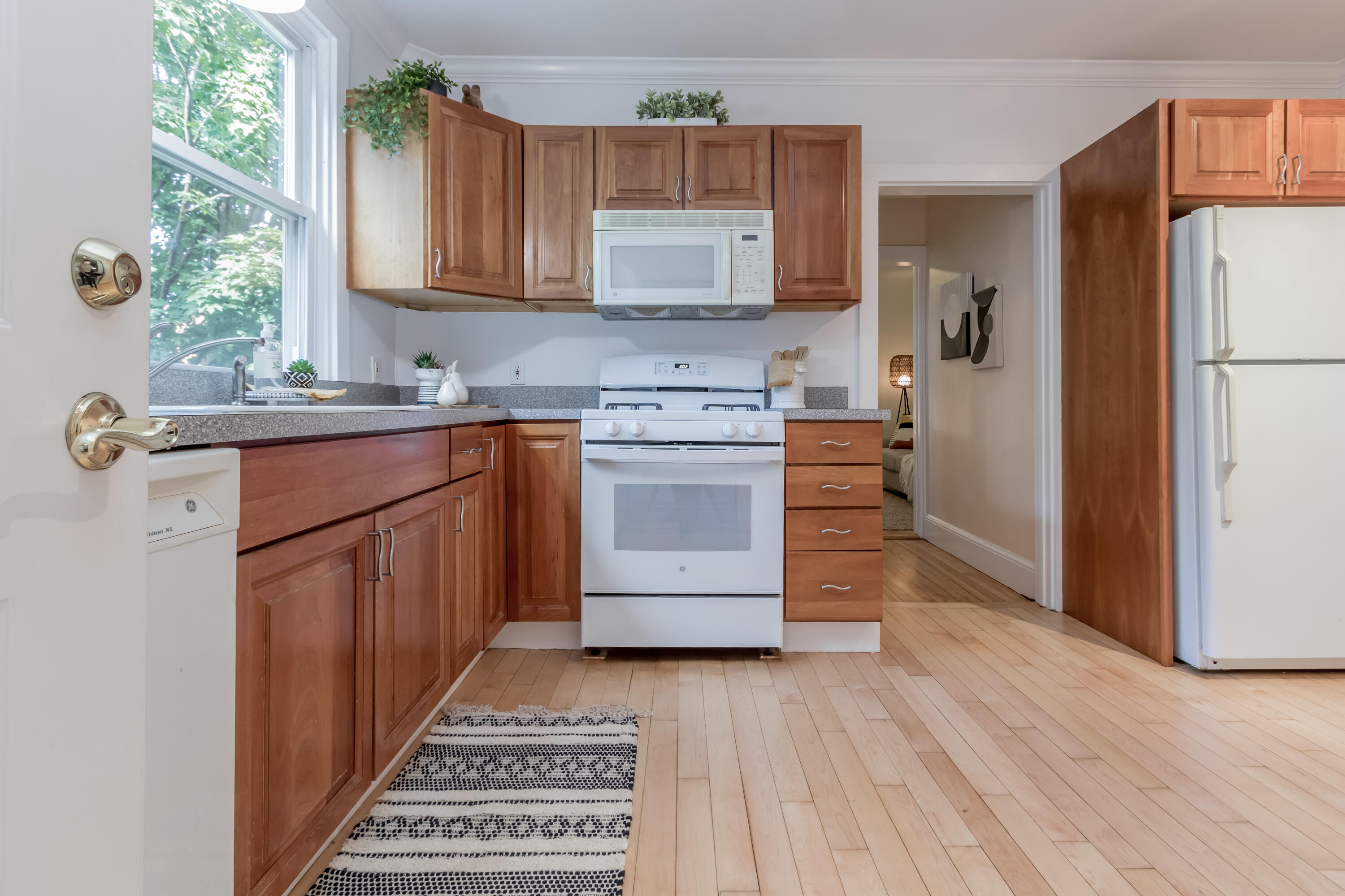 12 Lewis Street, Unit 8 Portland, ME 04102 - Photo 13 of 48 20220917AM-71013