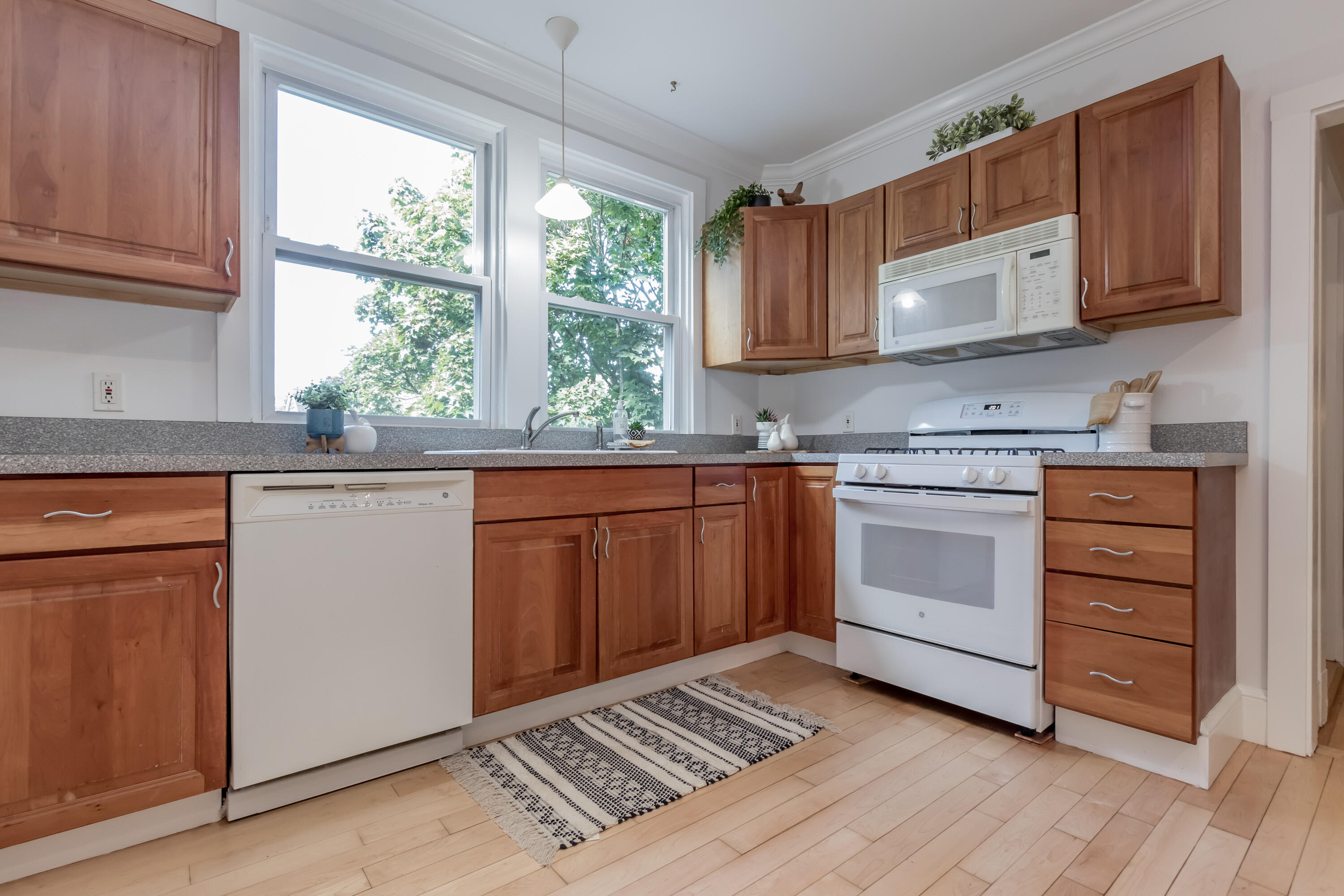 12 Lewis Street, Unit 8 Portland, ME 04102 - Photo 14 of 48 20220917AM-71017