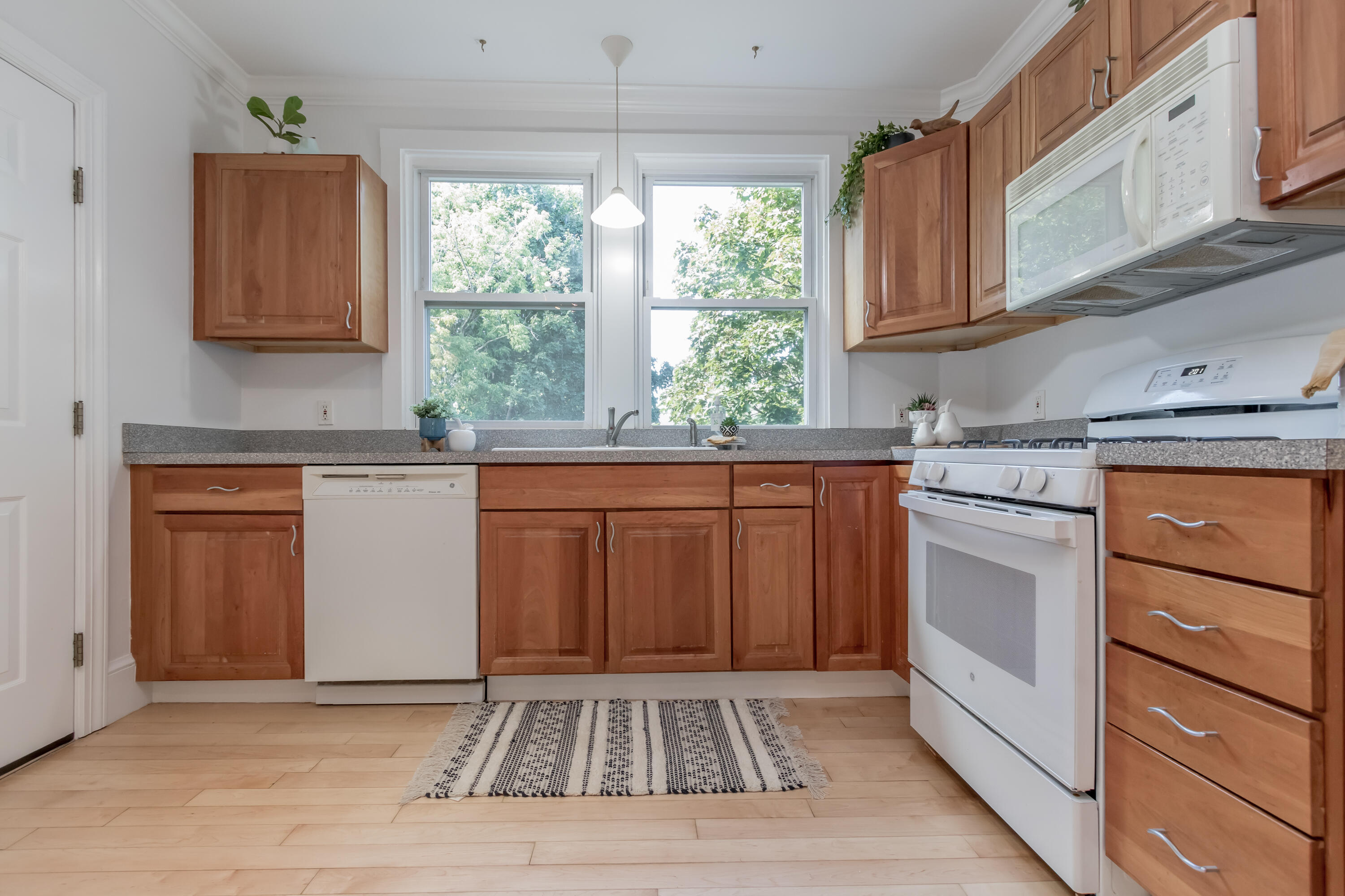 12 Lewis Street, Unit 8 Portland, ME 04102 - Photo 16 of 48 20220917AM-71016