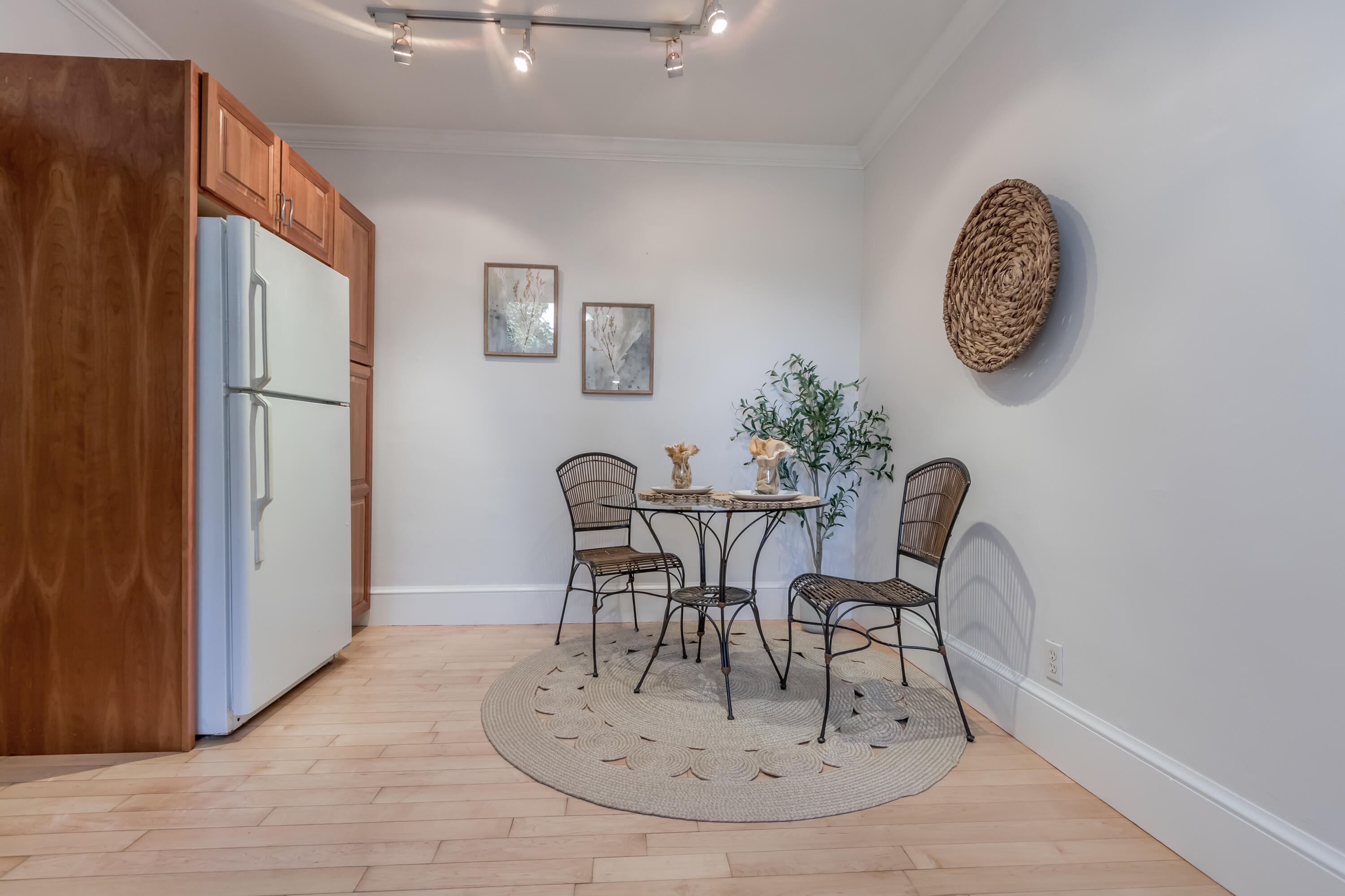 12 Lewis Street, Unit 8 Portland, ME 04102 - Photo 20 of 48 20220917AM-71024