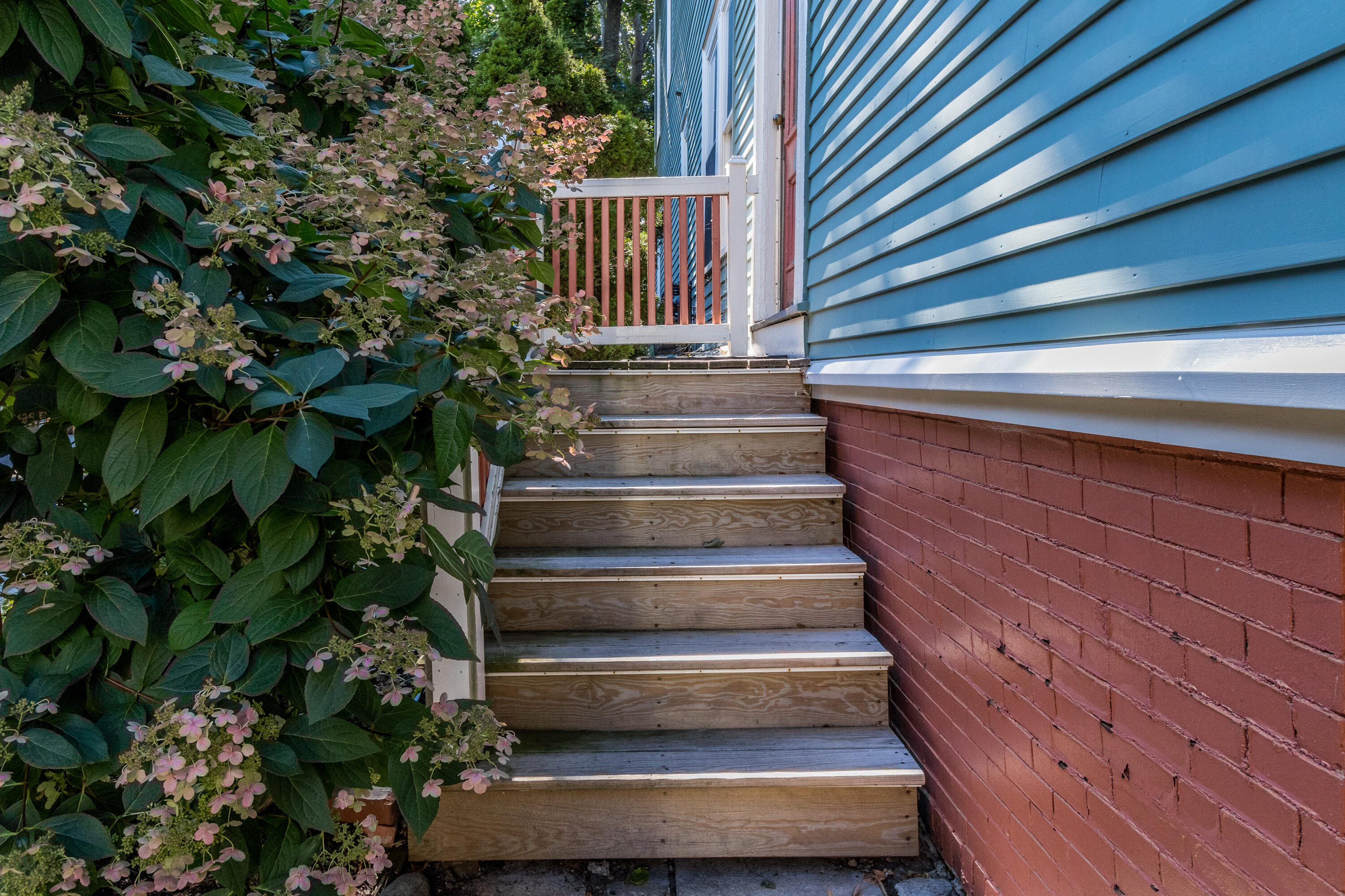 12 Lewis Street, Unit 8 Portland, ME 04102 - Photo 8 of 48 20220917AM-71060