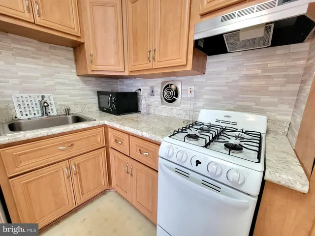 $1,300 | 628 West Providence Road, Unit 1, Aldan, PA 19018