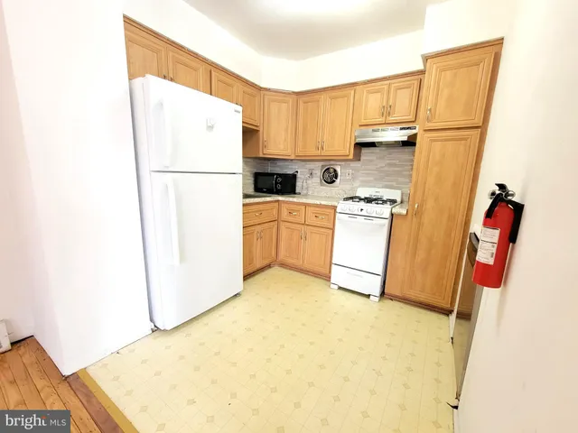 $1,300 | 628 West Providence Road, Unit 1, Aldan, PA 19018