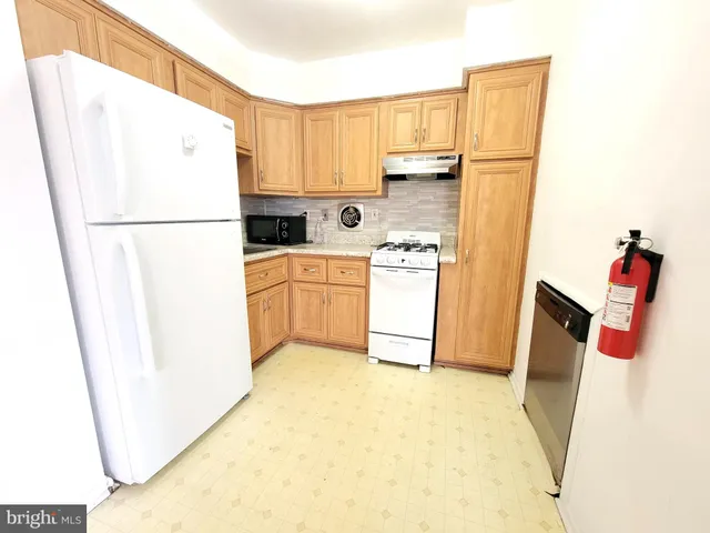 $1,300 | 628 West Providence Road, Unit 1, Aldan, PA 19018