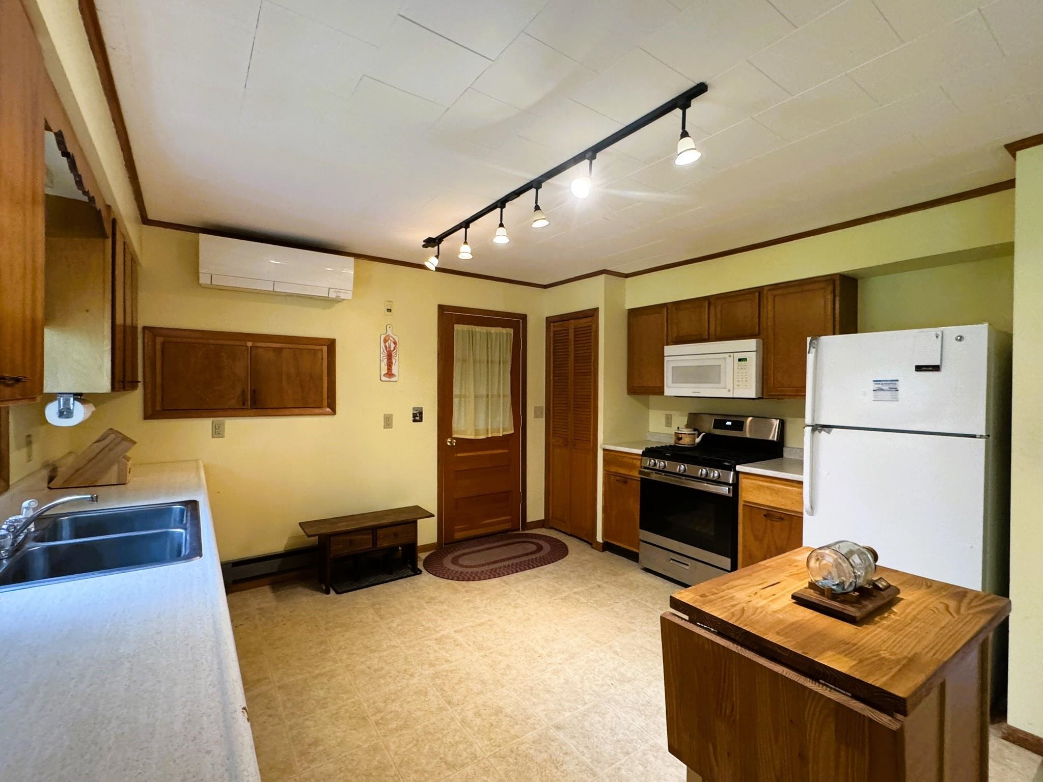 1150 Rte 30 South Castleton, VT 05735 - Photo 10 of 29