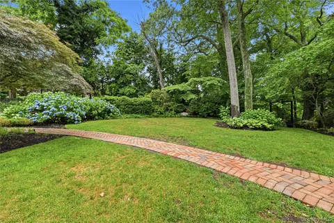 $1,175,000 | 75 Laurel Hill Road, Centerport, NY 11721