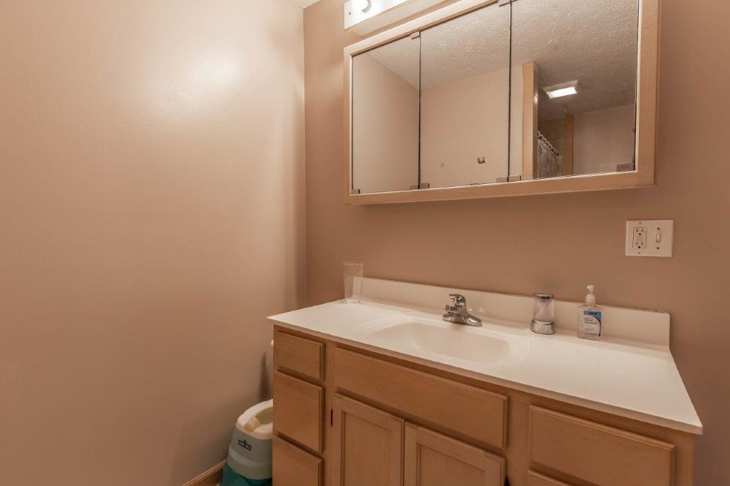 4515 Ballard Road Lansing, MI 48911 - Photo 14 of 29 Photo 14
