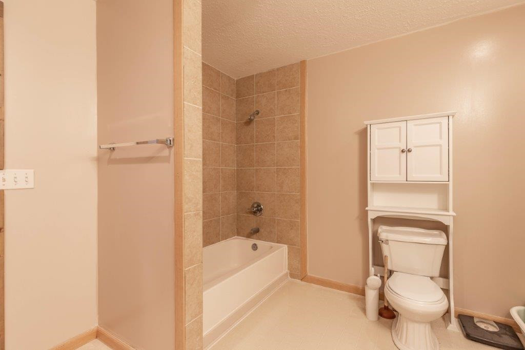 4515 Ballard Road Lansing, MI 48911 - Photo 18 of 29 Photo 18