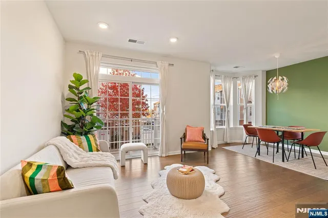 $699,900 | 43 Wesmont Drive, Unit 1712, Wood-Ridge, NJ 07075