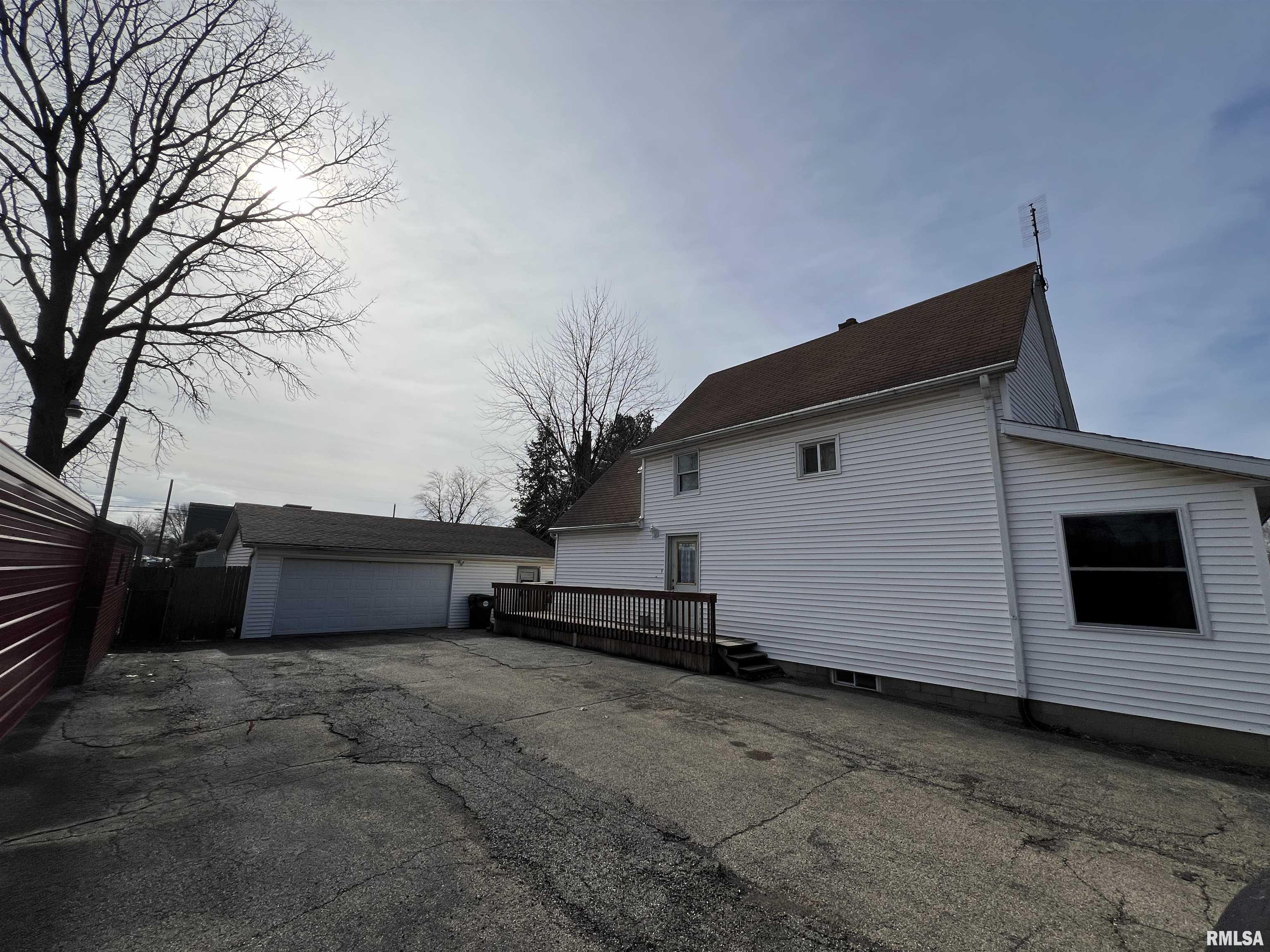 627 East Fulton Street Cuba, IL 61427 - Photo 3 of 15