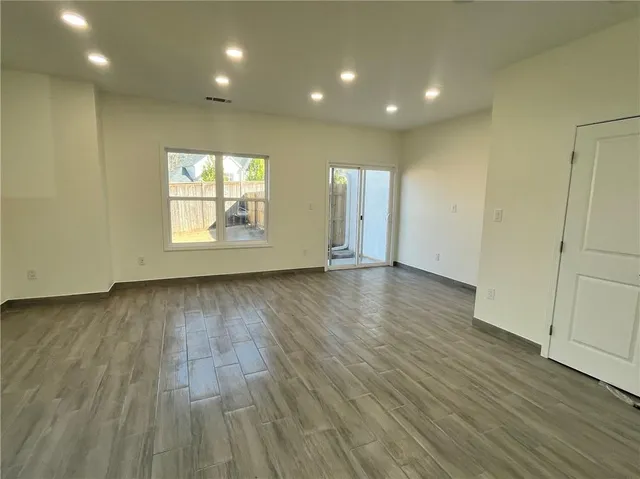 $2,900 | 4500 Kings Lake Drive, Unit B, Marietta, GA 30067