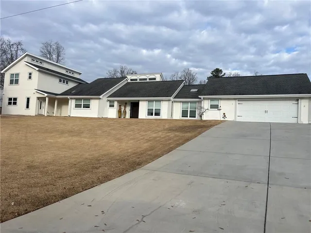 $2,900 | 4500 Kings Lake Drive, Unit B, Marietta, GA 30067