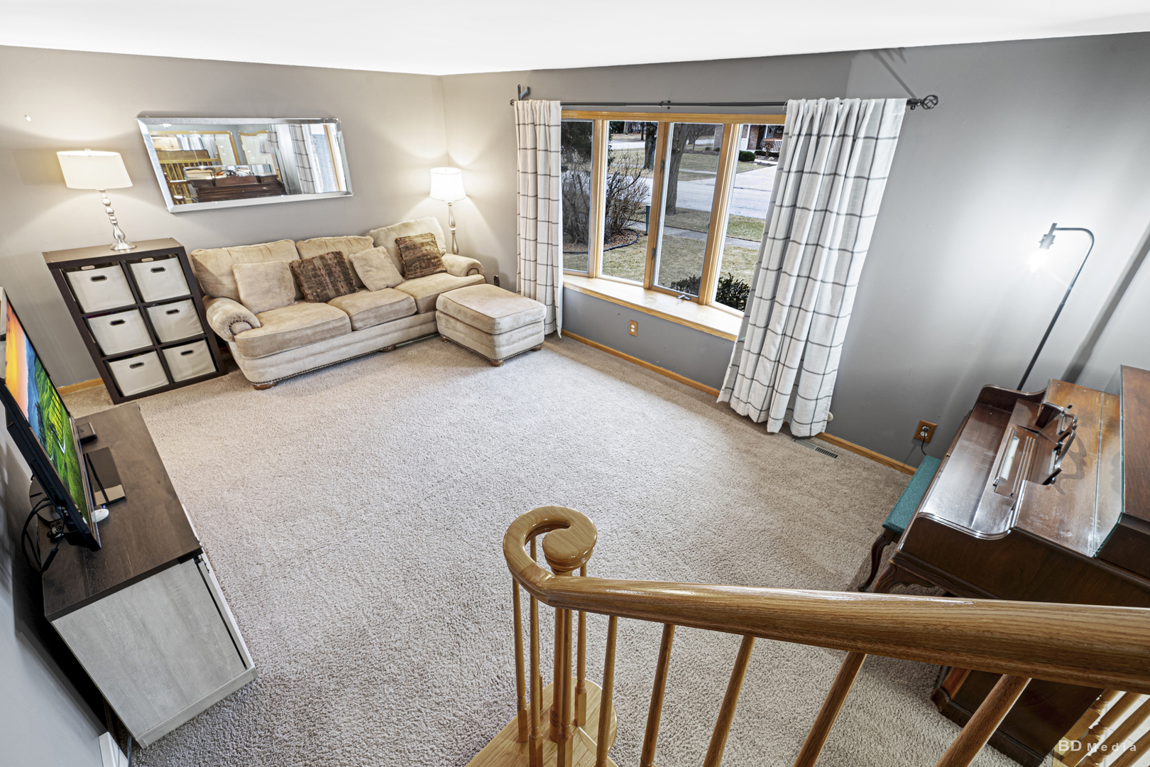 807 Maple Lane Peotone, IL 60468 - Photo 23 of 33 a living room with furniture and a window