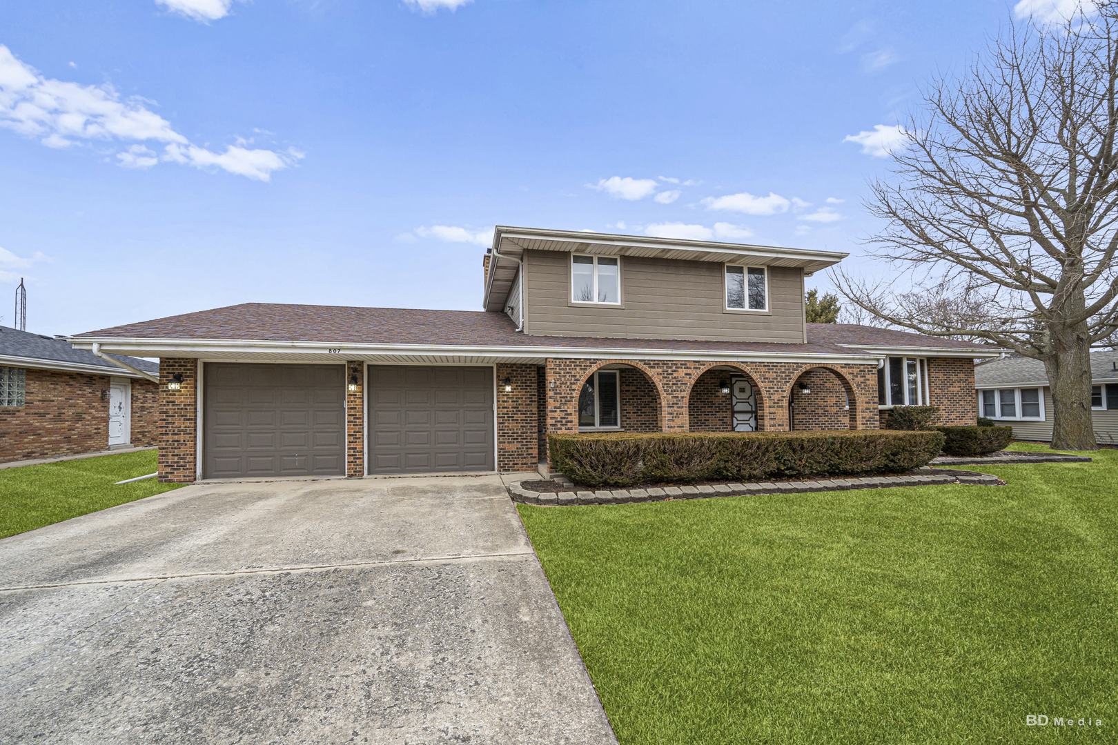 807 Maple Lane Peotone, IL 60468 - Photo 33 of 33 a front view of a house with garden