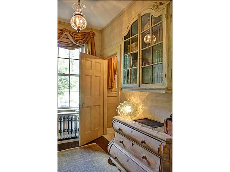 59 Manning Street Providence, RI 02906 - Photo 11 of 25 Exterior Front. Lav with powder room