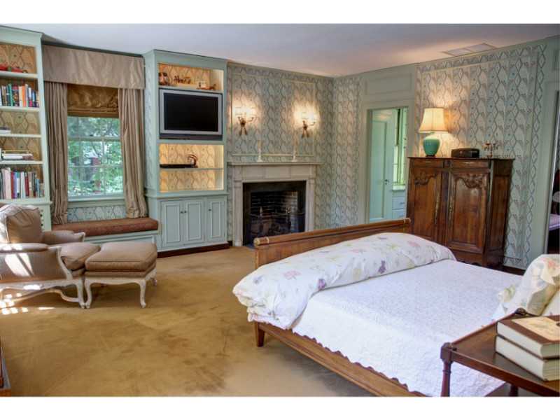 59 Manning Street Providence, RI 02906 - Photo 17 of 25 Master Bedroom.