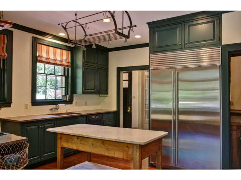 59 Manning Street Providence, RI 02906 - Photo 8 of 25 Kitchen.