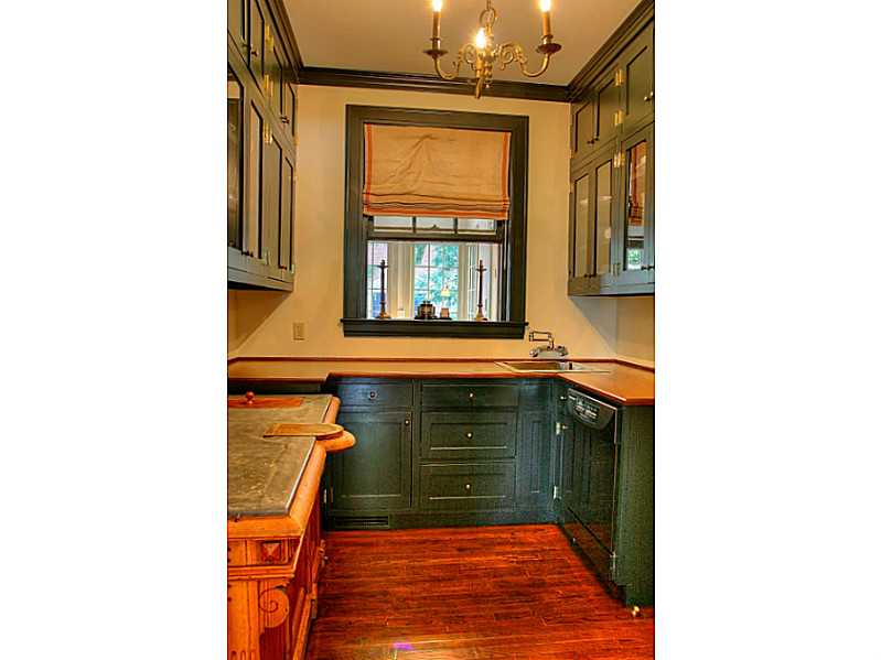 59 Manning Street Providence, RI 02906 - Photo 10 of 25 Other. Butler s pantry with wet bar