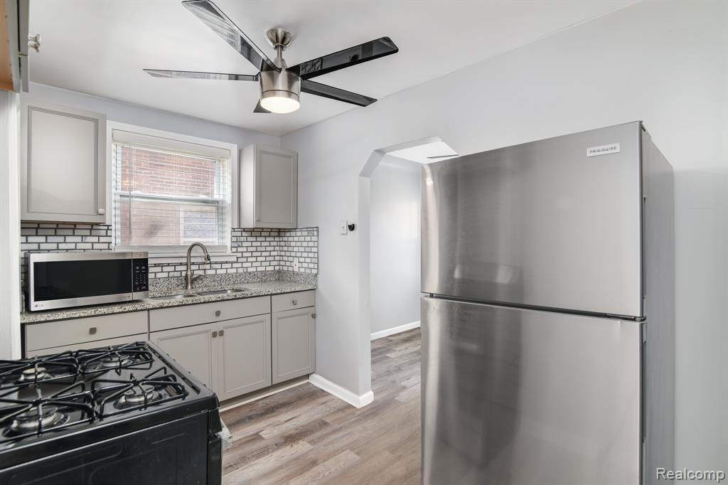 15810 Robson Street Detroit, MI 48227 - Photo 5 of 17