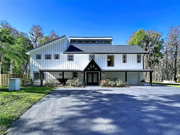 a front view of house with yard