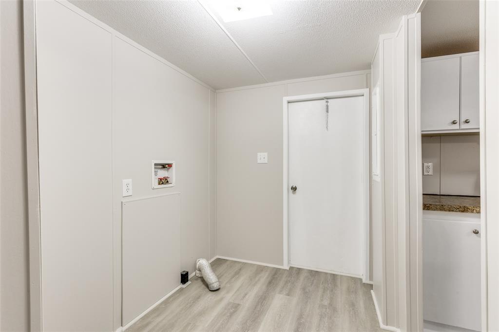 445 Arvel Circle Azle, TX 76020 - Photo 10 of 25 a view of bathroom