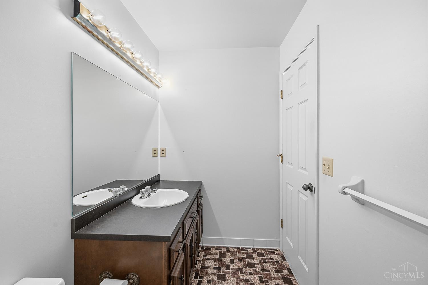 7999 Dimmick Road West Chester, OH 45241 - Photo 41 of 76