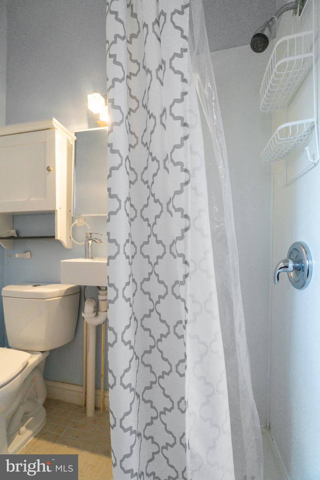 9012 Old Georgetown Road Bethesda, MD 20814 - Photo 9 of 43 First Floor Full Bath #1