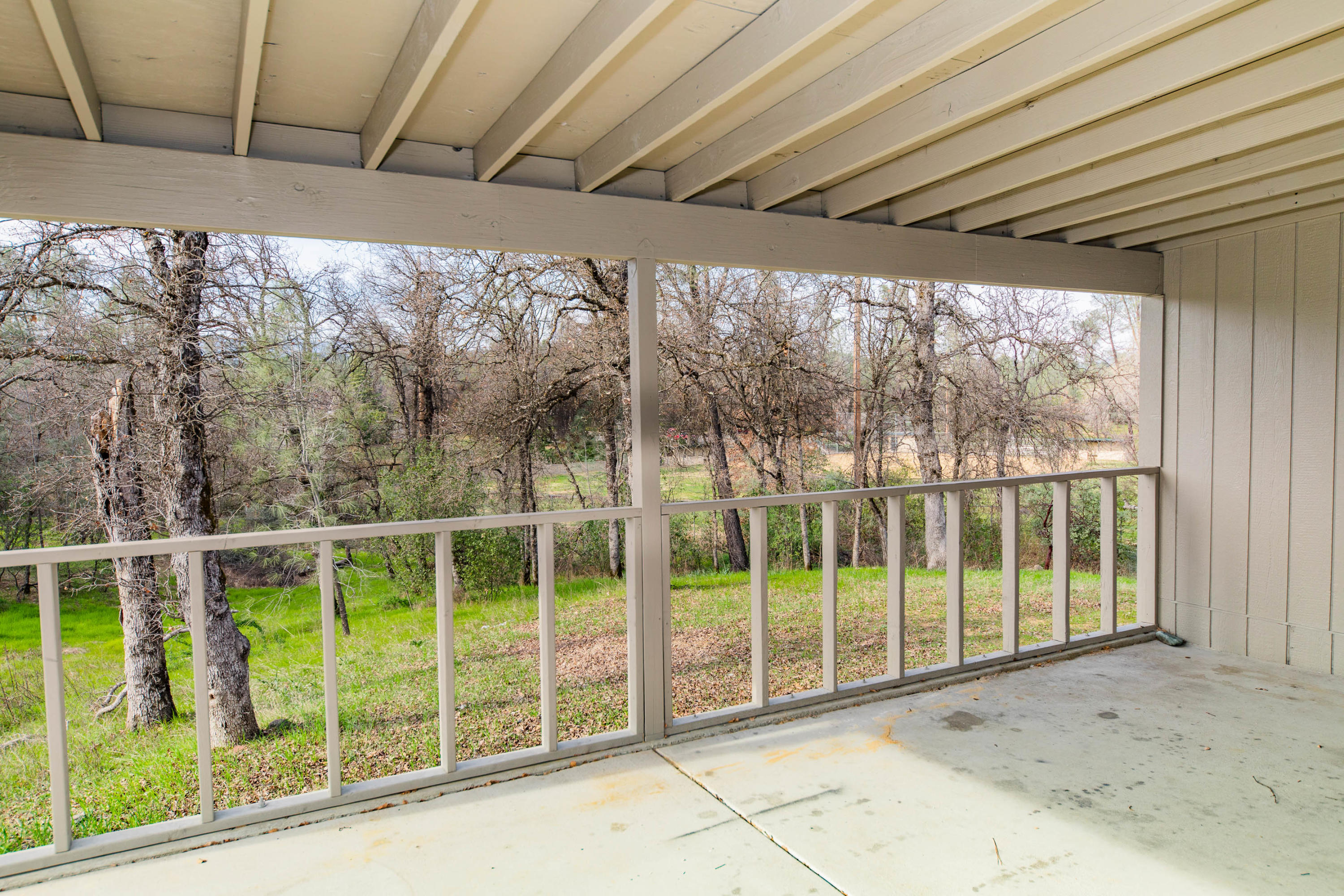 3608 Oasis Road Redding, CA 96003 - Photo 3 of 7 Oasis 3