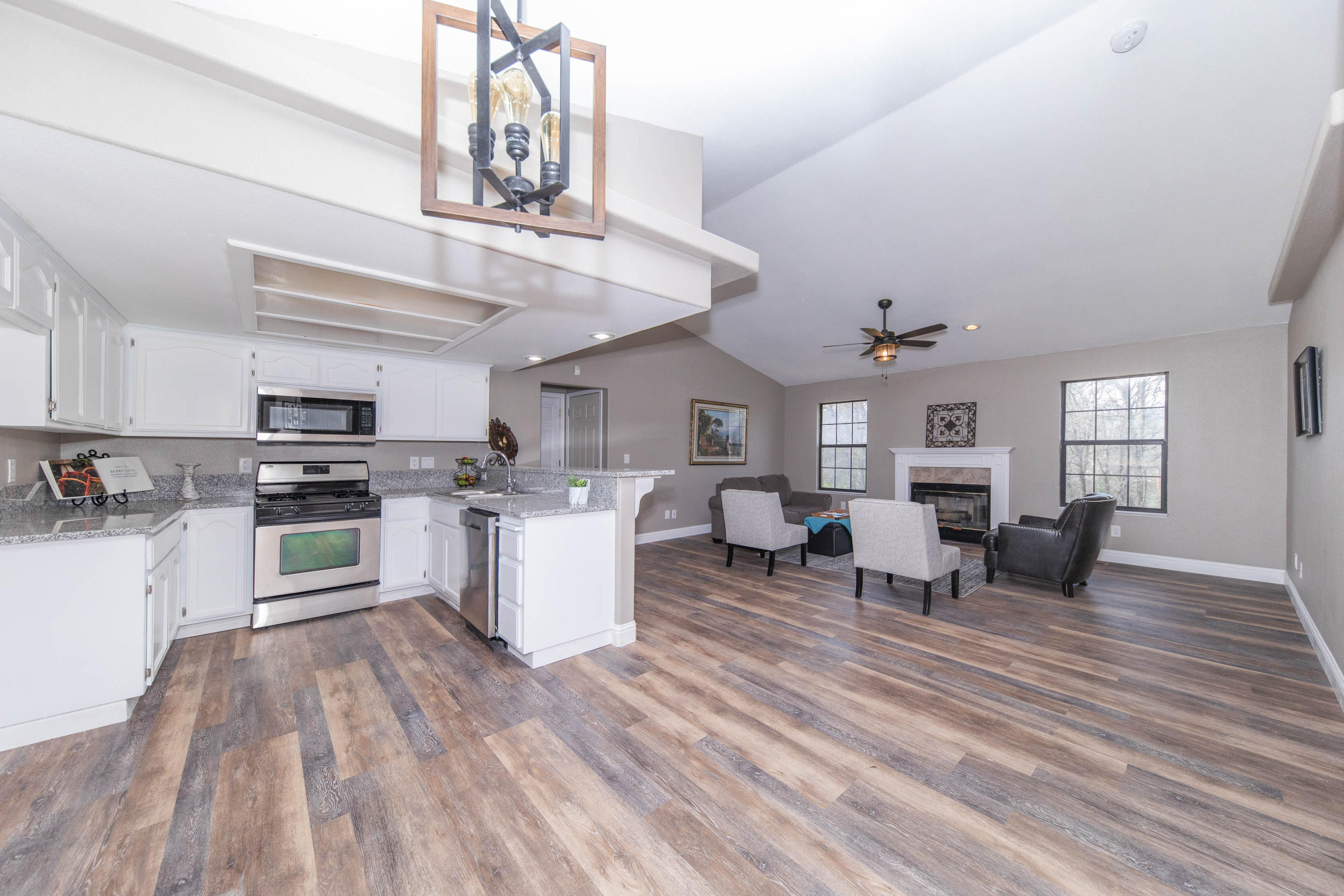 3608 Oasis Road Redding, CA 96003 - Photo 7 of 7 Oasis Joanna Wing Brokerage 01872461 Red