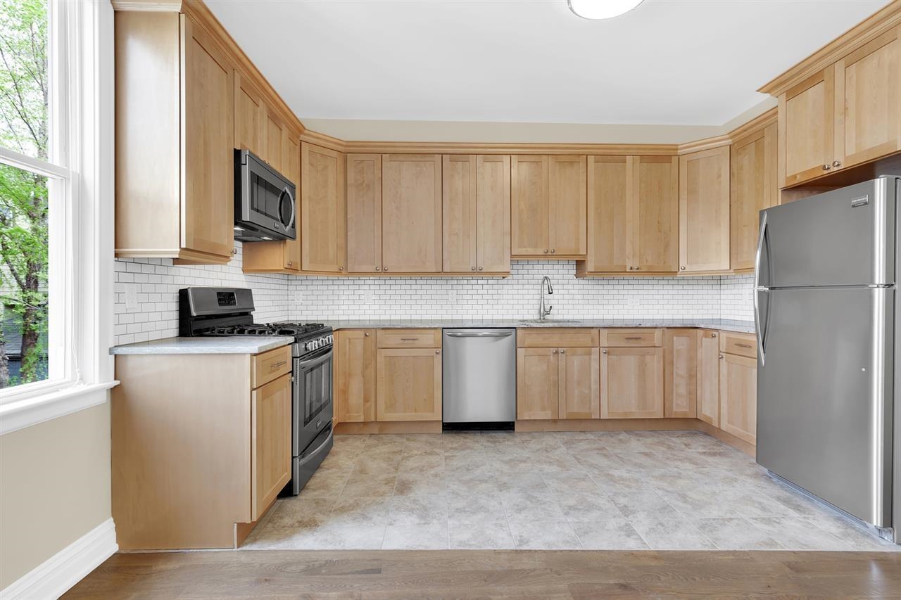 80 Fulton Street, Unit 1 Weehawken, NJ 07086 - Photo 5 of 10